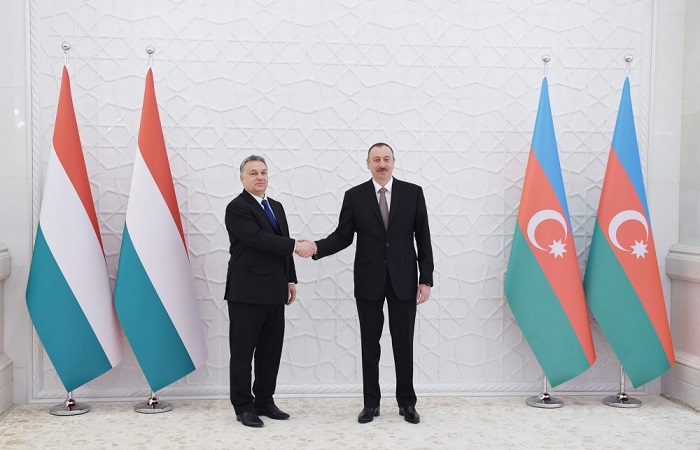 Ilham Aliyev und ungarischer Premierminister treffen sich unter vier Augen